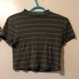 5/$25🖤 Striped cropped tee